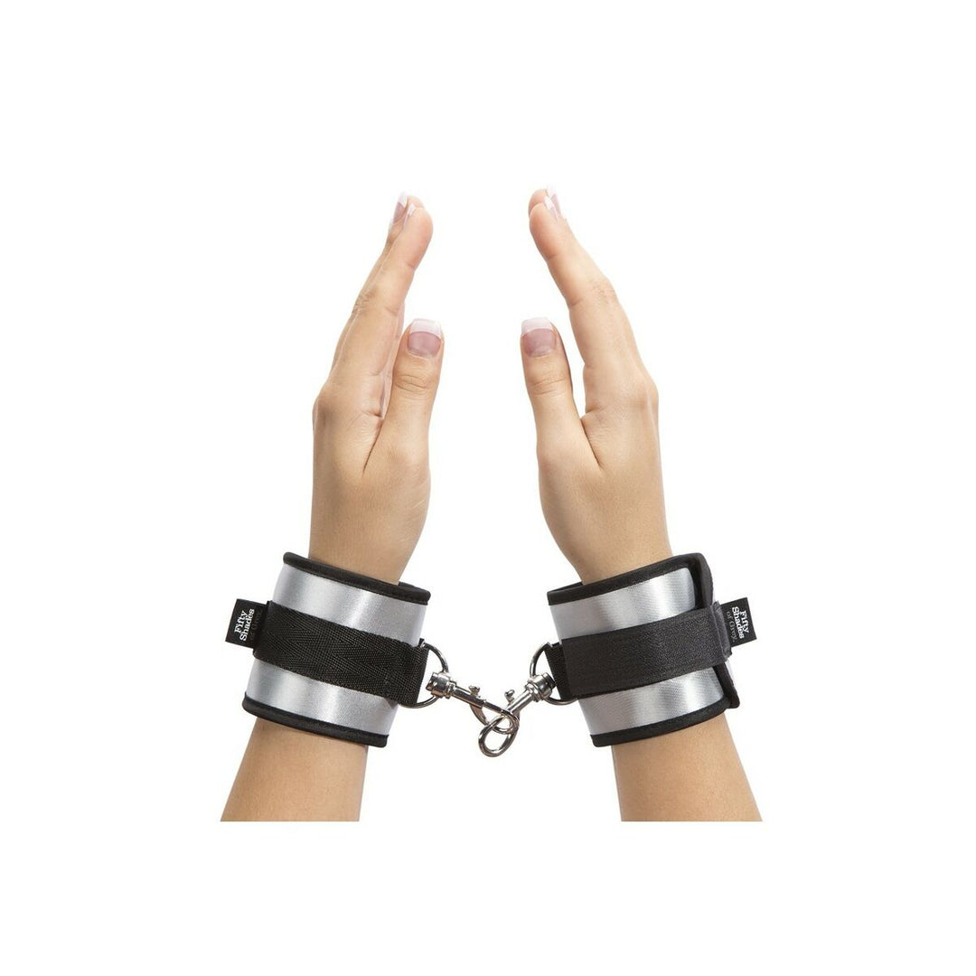 V4H118D751BBC6F2E189BAD75750963858BR4658440P2